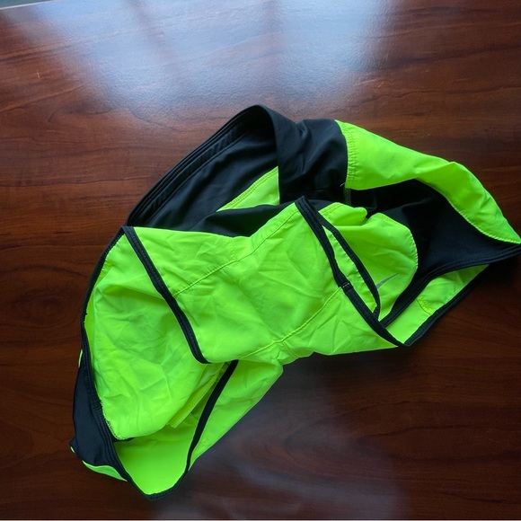 Nike shorts - Picture 7 of 9